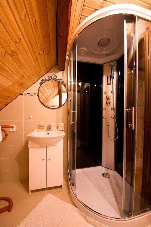 Apartmanek U Spicaku ألبيرتشيك في ييزريسكي هوراش المظهر الخارجي الصورة